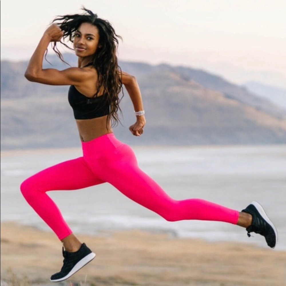 Zyia light and tight fuchsia vibration leggings